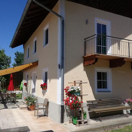 Landhof Ella - Ferienhaus Vor Den Toren Salzburgs Petting Exterior foto